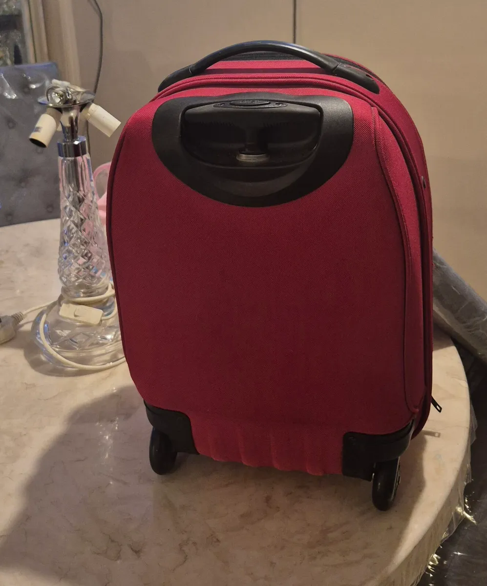 wheel on suitcase for sale in good condition - Image 3