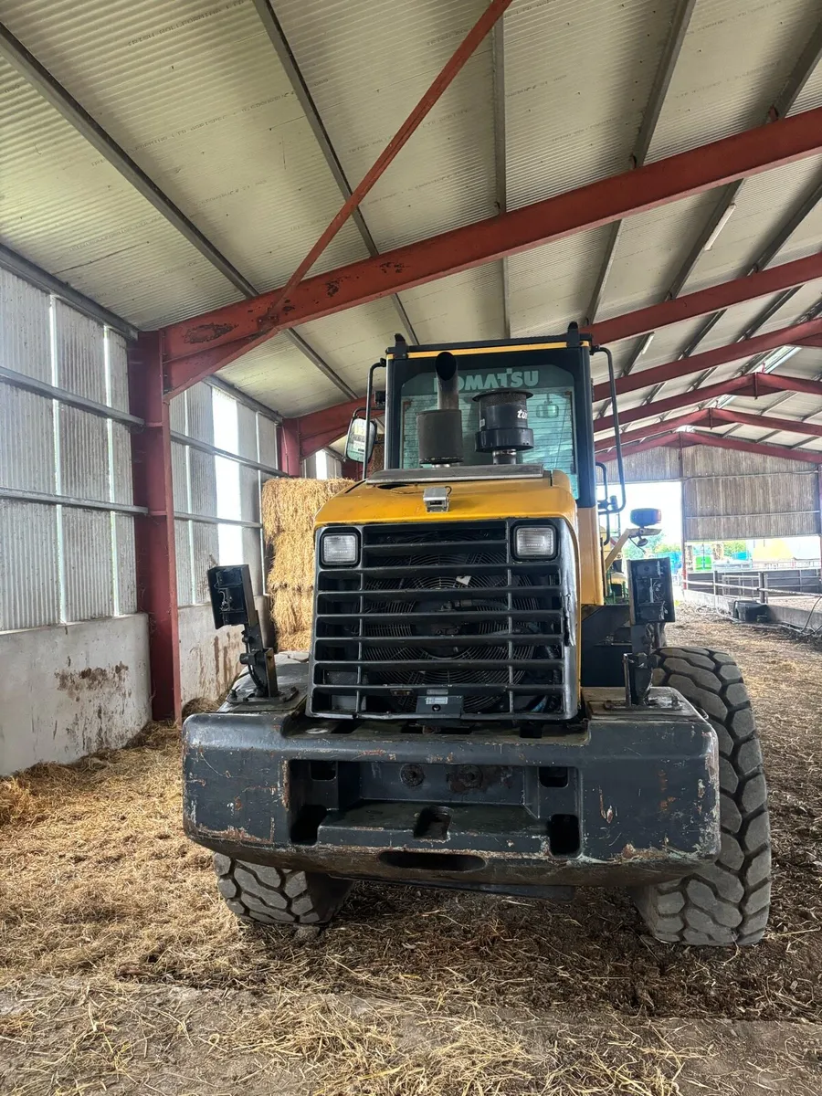 Komatsu 320 loader - Image 4