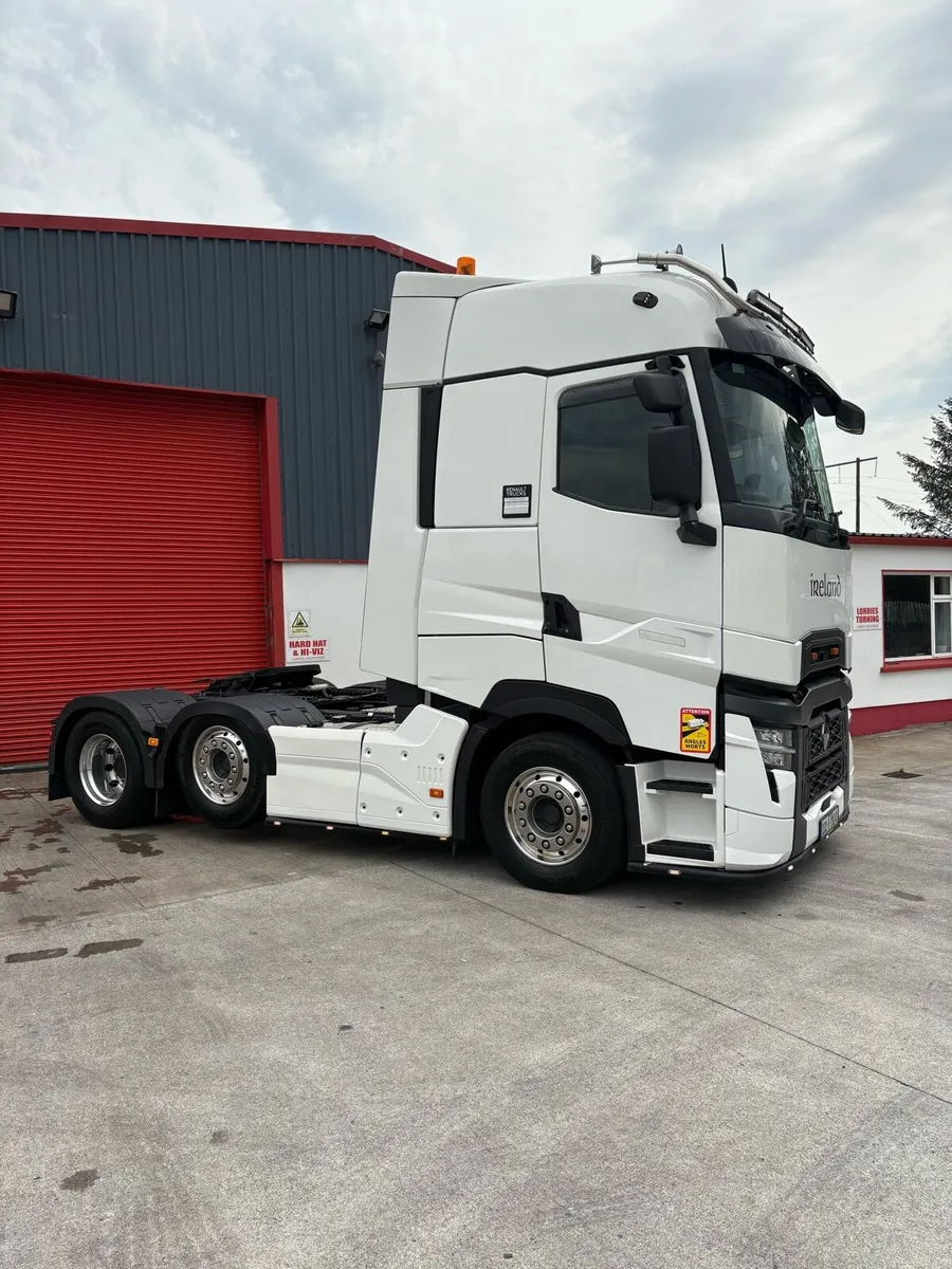 Renault T520 6x2 Full Air 2023 Low km - Image 3