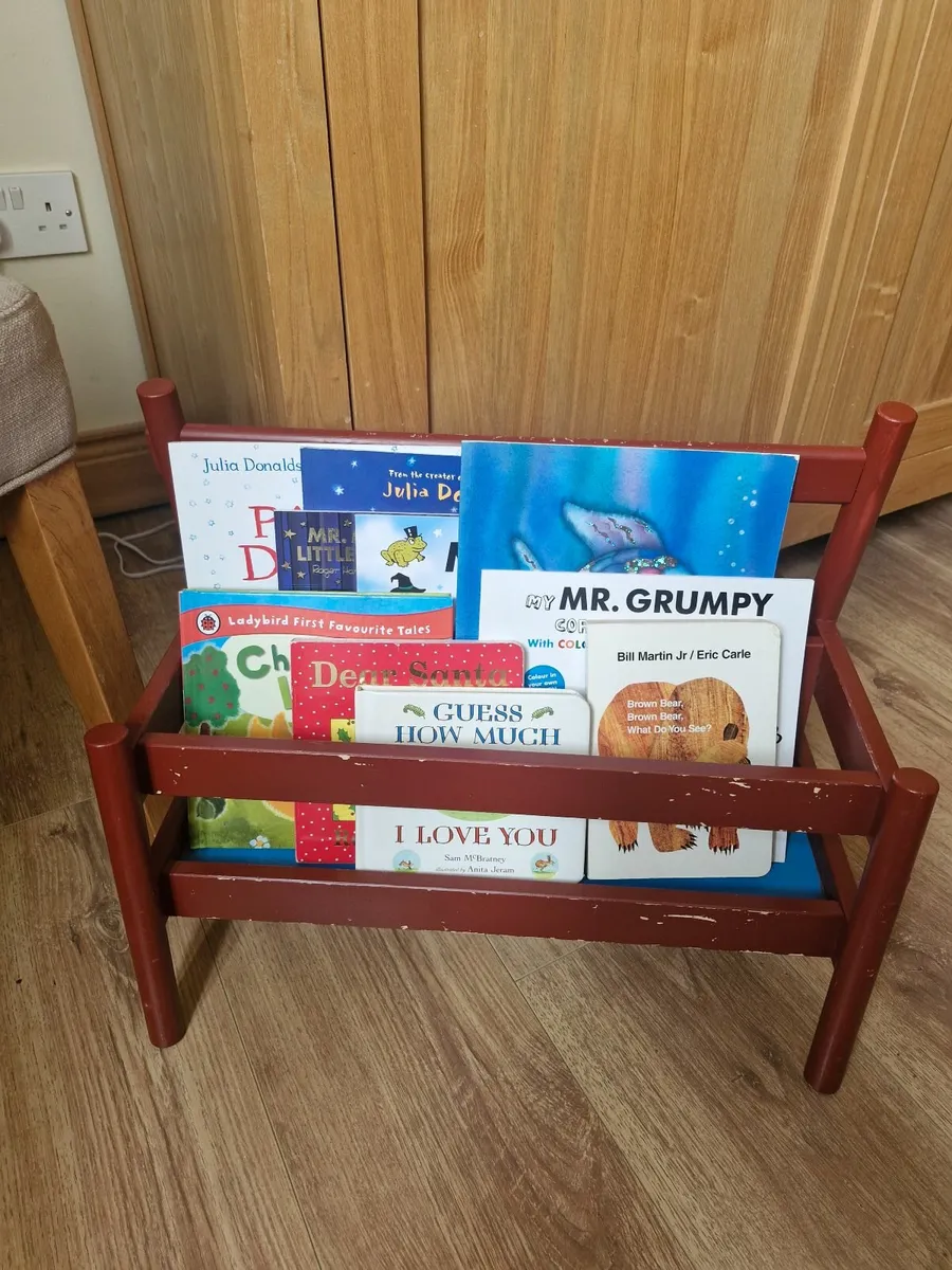 Childrens book storage rack - Image 1