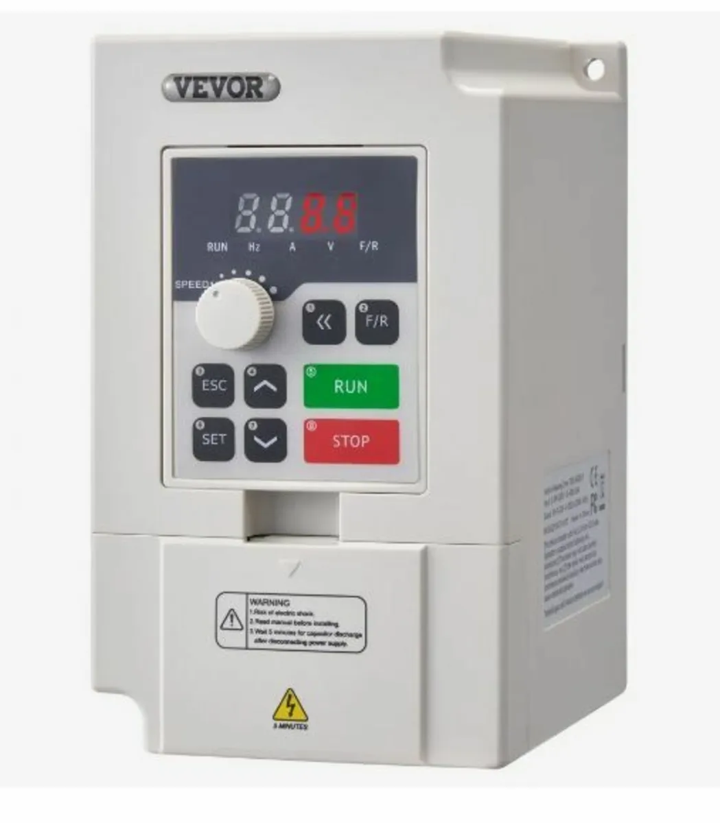 VFD 4HP 3KW 14A 1 or 3 Phase AC 220V Input - Image 1