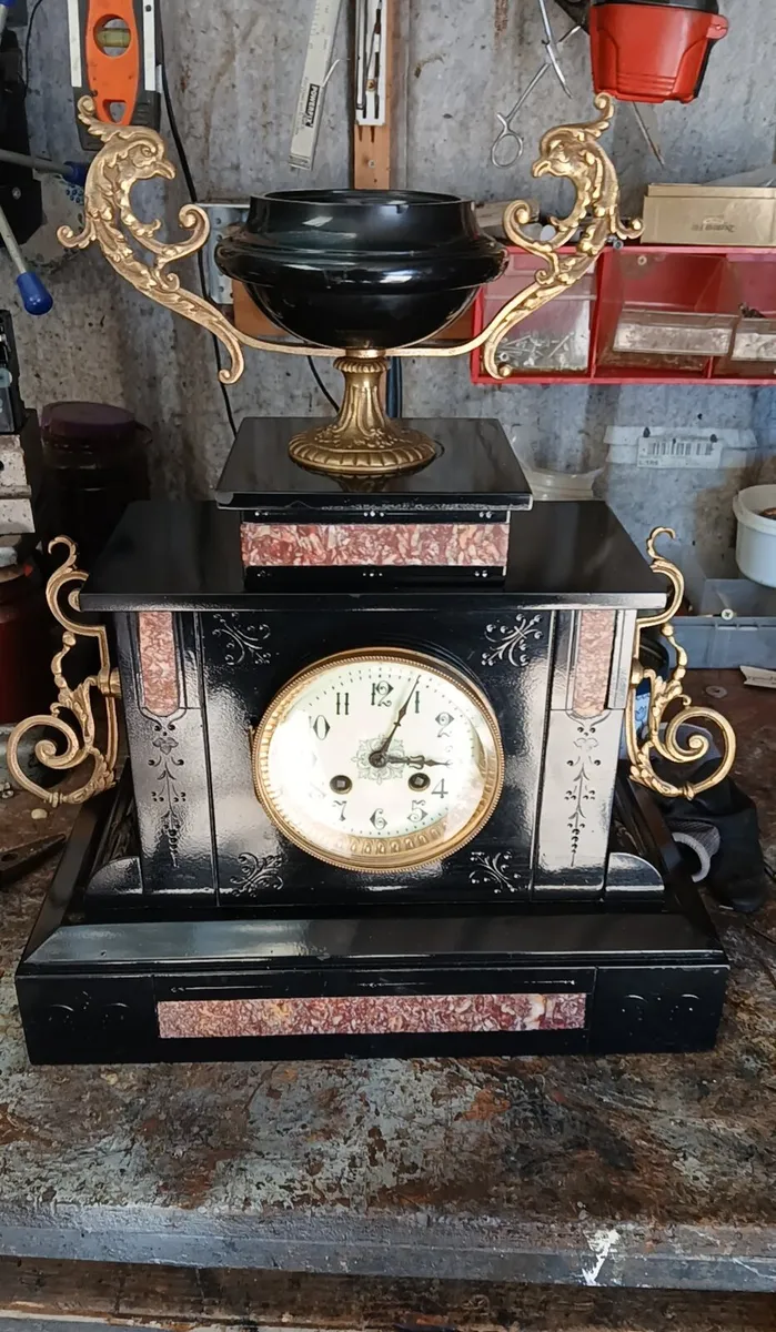 Antique clock. - Image 1