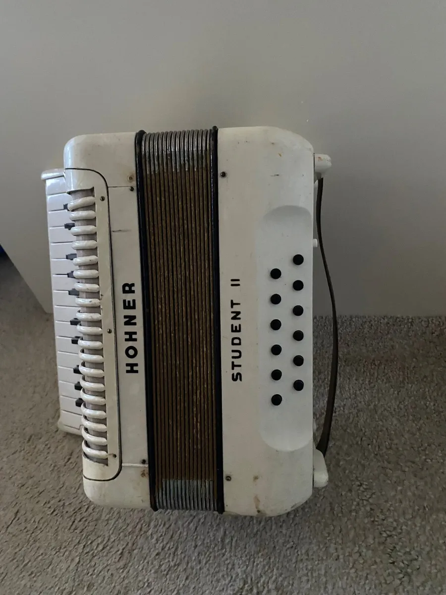Piano Accordion - Image 1