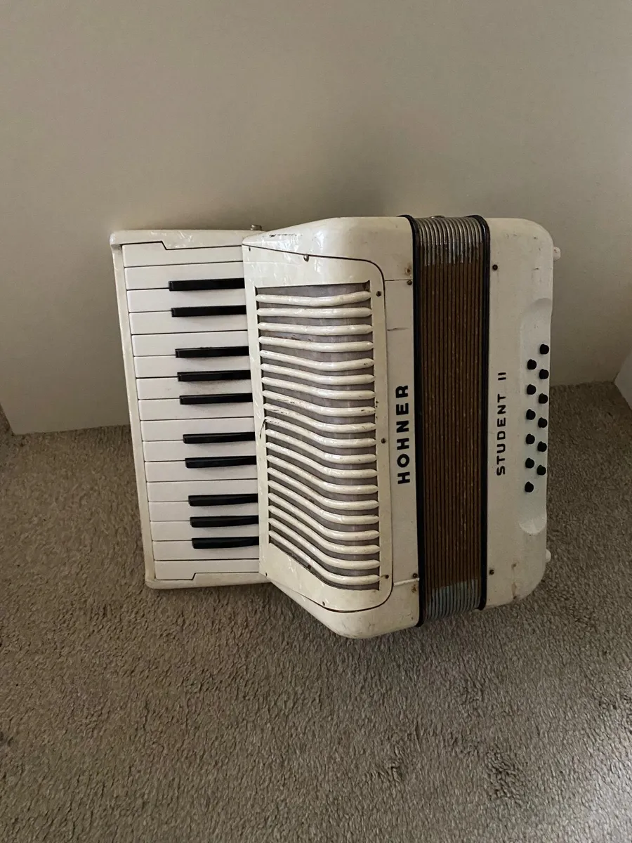 Piano Accordion - Image 2