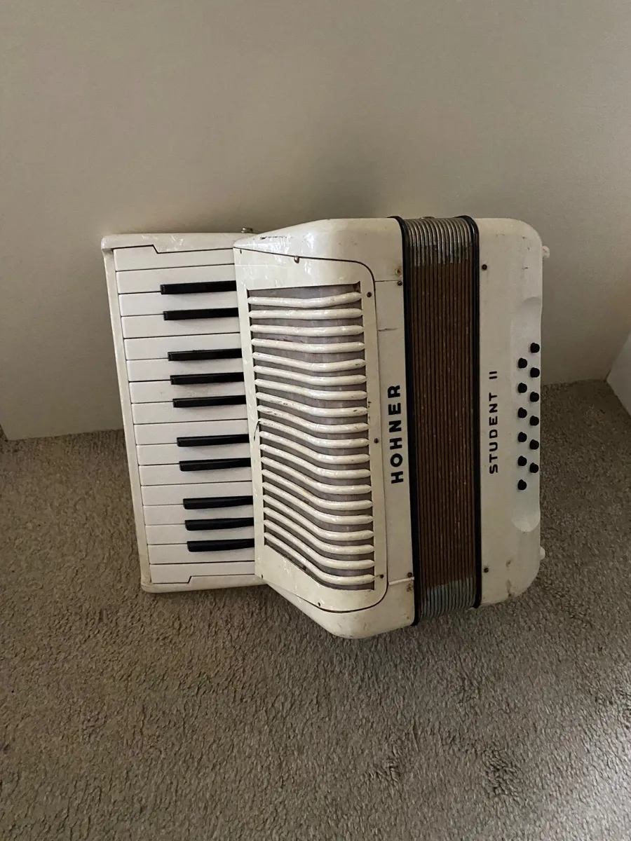 Piano Accordion - Image 3