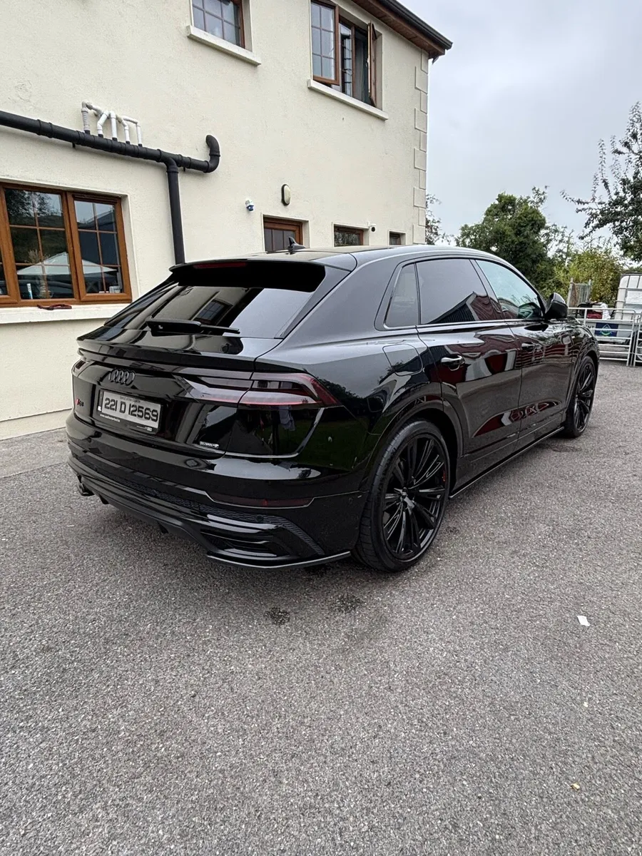 Audi Q8 60TFSIe Competition - Image 2