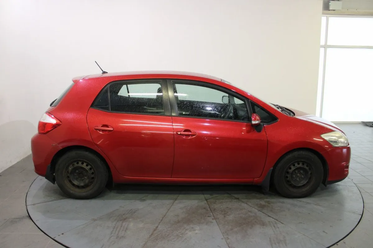 Toyota Auris 1.4 D-4d Terra - Image 3