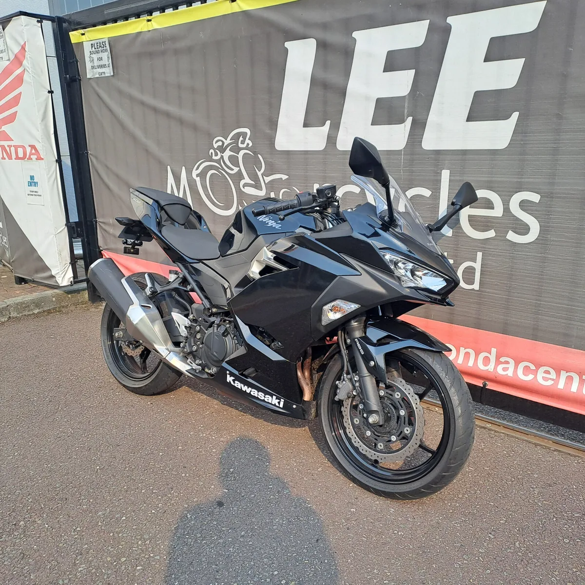 2018 KAWASAKI NINJA 400 - Image 2