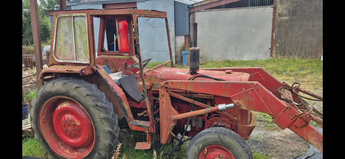 International 574 with loader