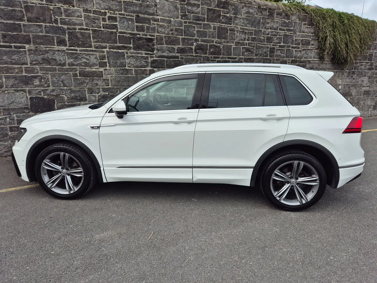 2016 VW Tiguan RLine ***LOW KMs*** - Image 2