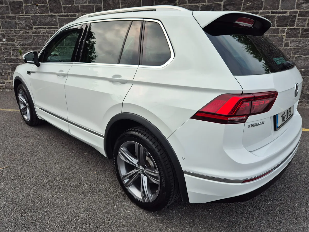 2016 VW Tiguan RLine ***LOW KMs*** - Image 3