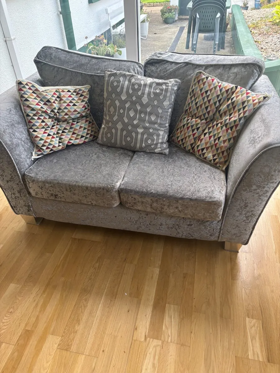 Couch - Image 2