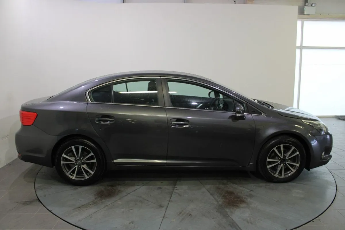 Toyota Avensis 2.0 D-4d DPF 125 BHP Terra - Image 3