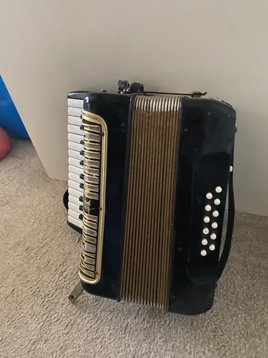 Hohner Piano Accordion - Image 4
