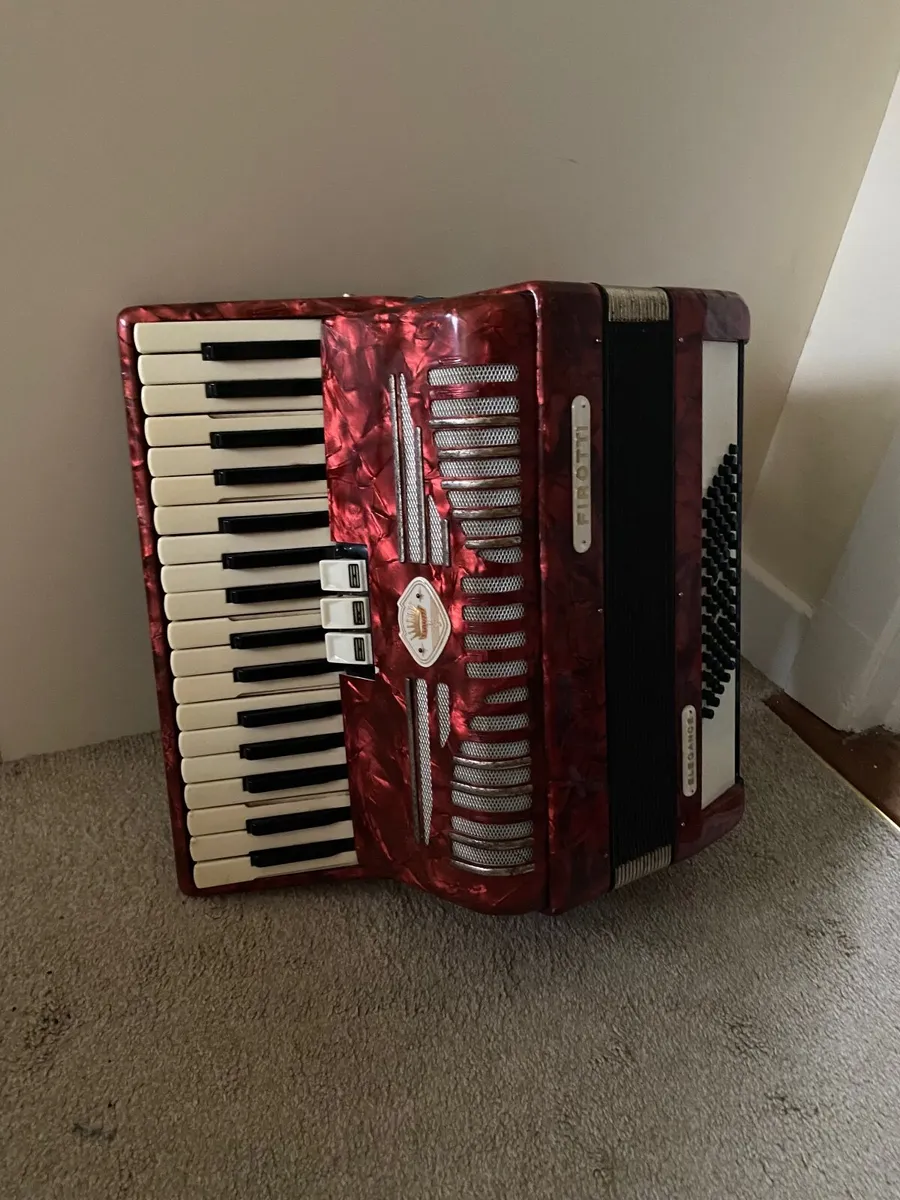 Piano Accordion - Image 2