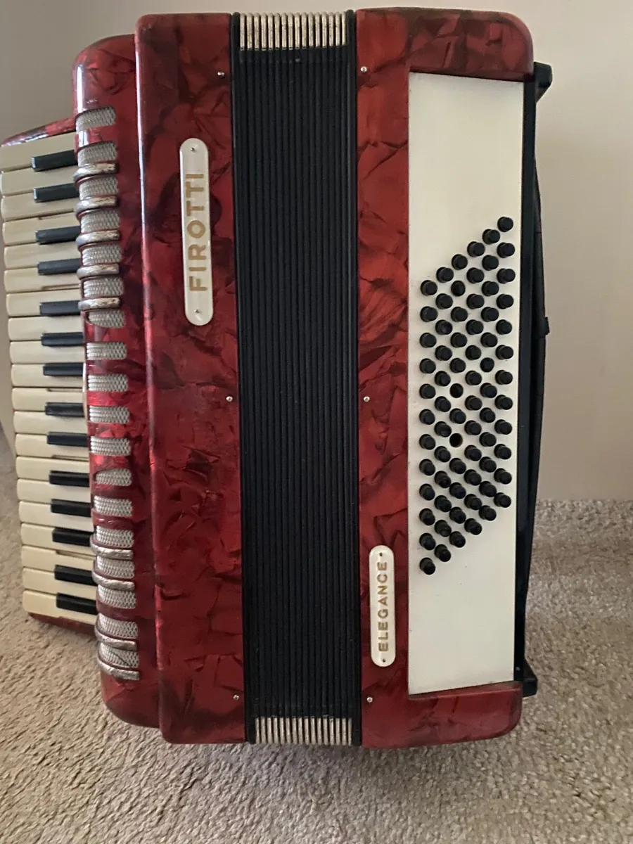 Piano Accordion - Image 3
