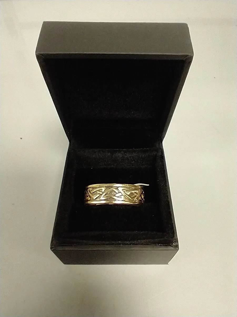 9ct Gold Celtic Ring 9k - Image 2