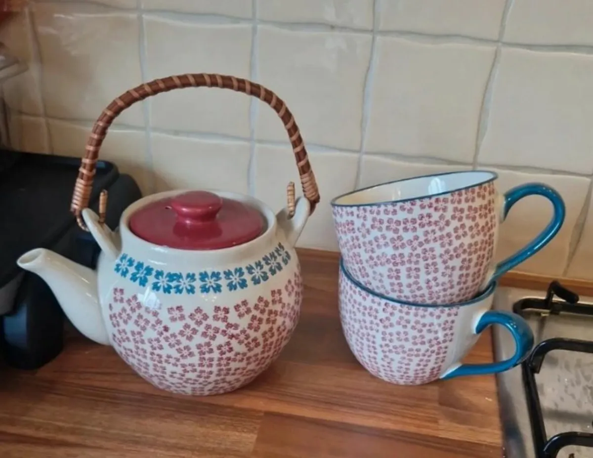 Caroline Donnelly Tea set - Image 2