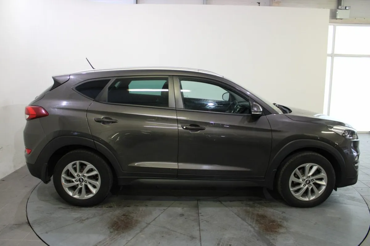 Hyundai Tucson 1.7 D Comfort Plus - Image 4
