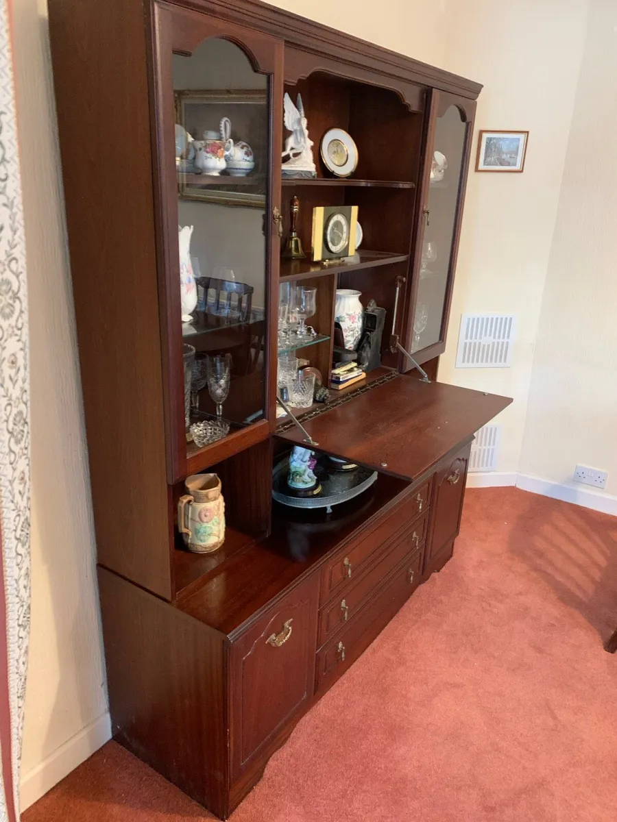 Mahogany table and chairs with floor standing unit - Image 2