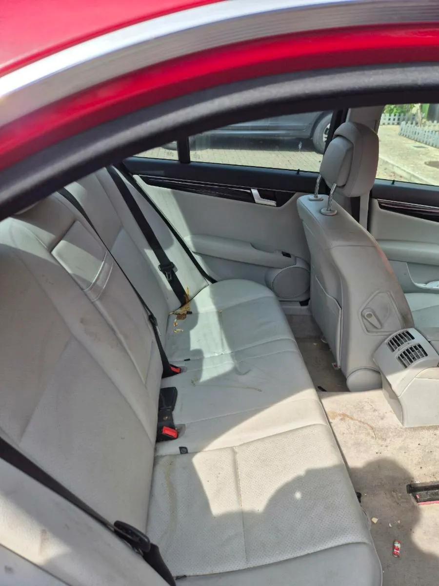 Mercedes c220 - Image 2