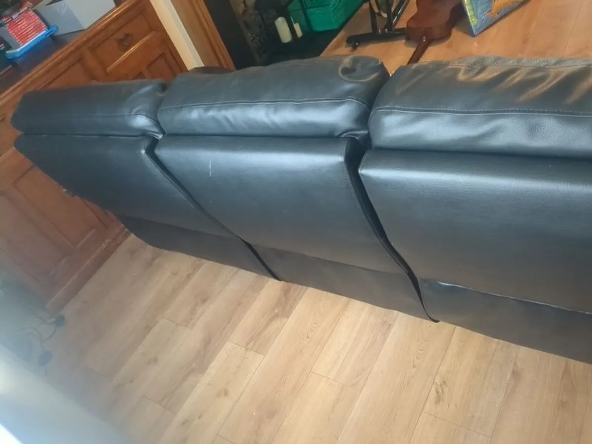 Leather sofa - Image 2