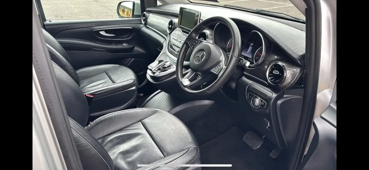 Mercedes-Benz V-Class 2021 - Image 3