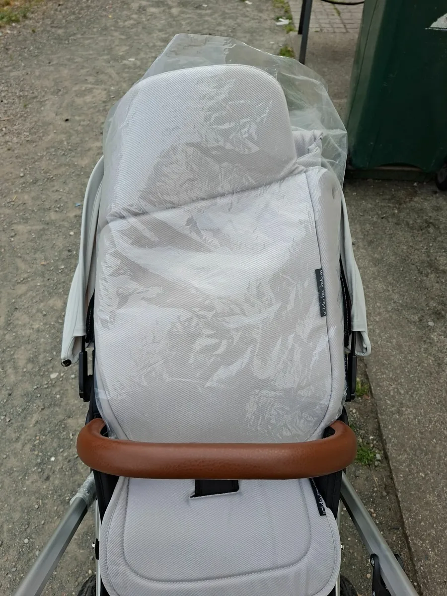 Ickle bubba pram - Image 3