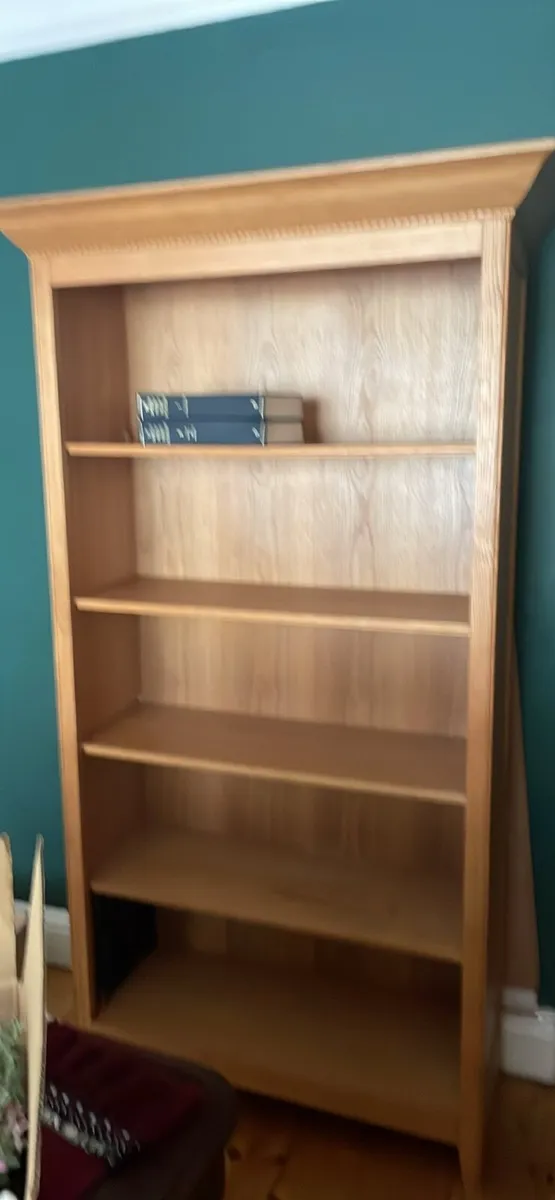 Solid oak bookcase - Image 1