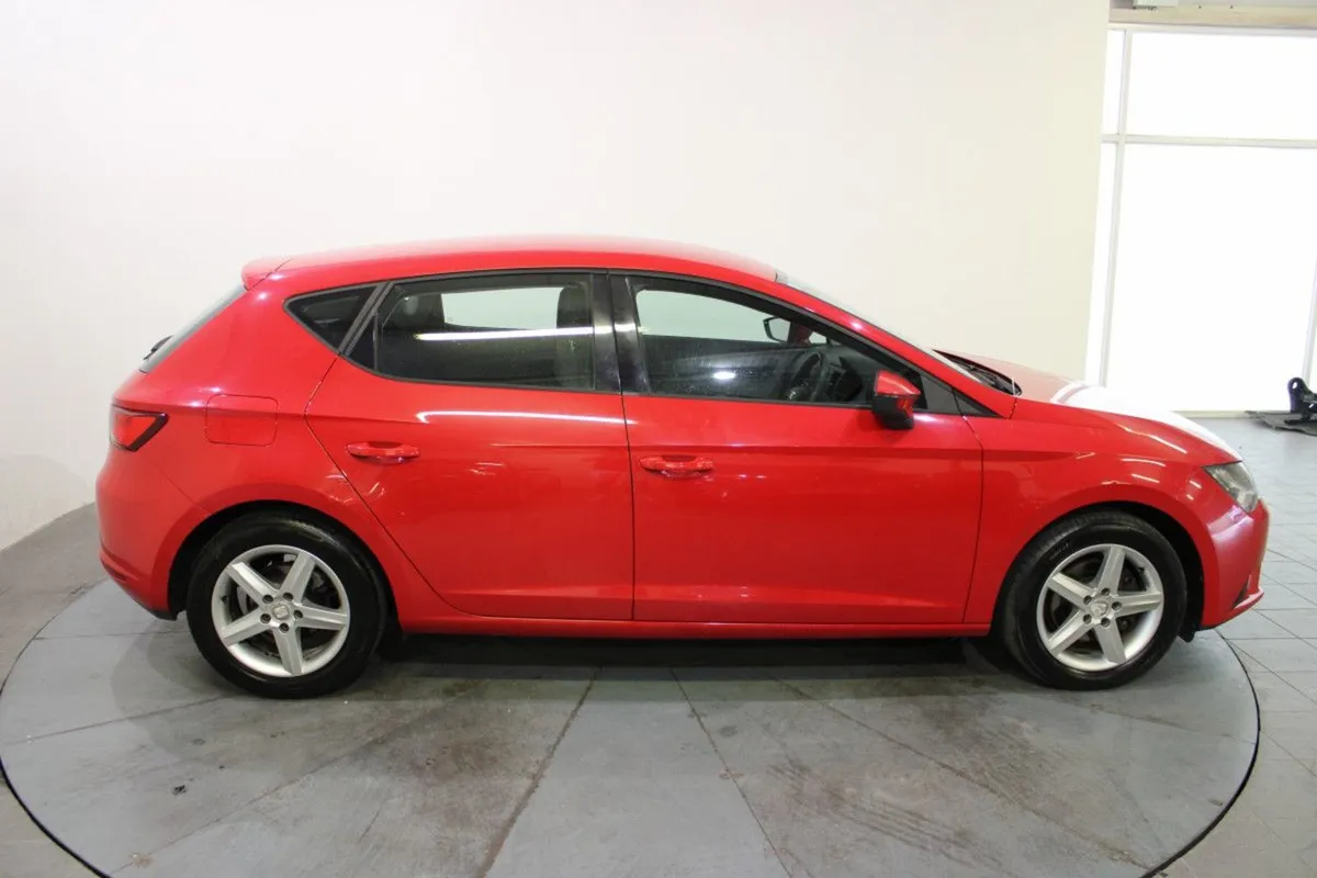 SEAT Leon 1.6 TDI 90 PS Reference - Image 4