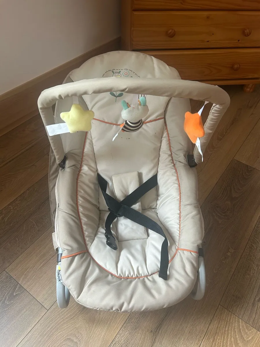 Highchair bouncer stroller & baby bath - Image 3