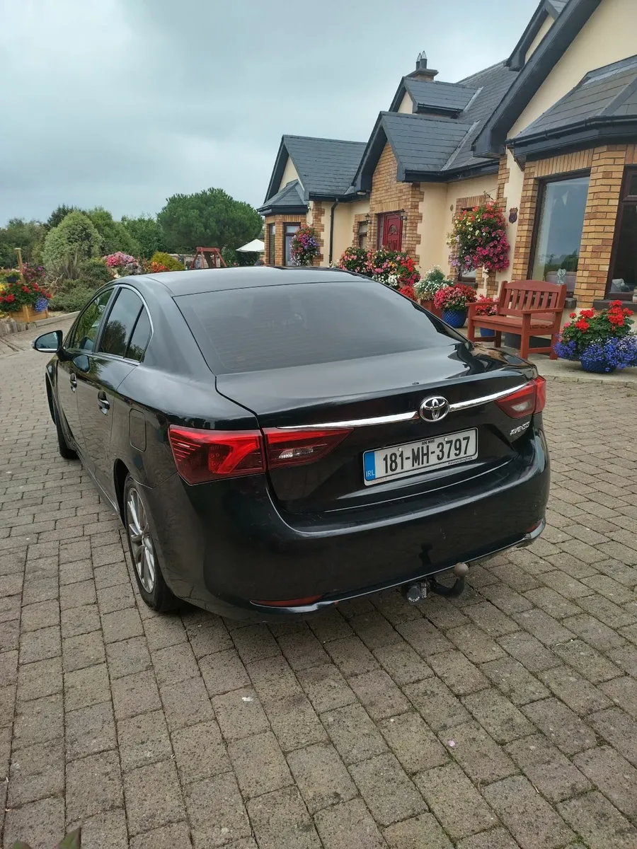 Toyota Avensis 2018 - Image 2