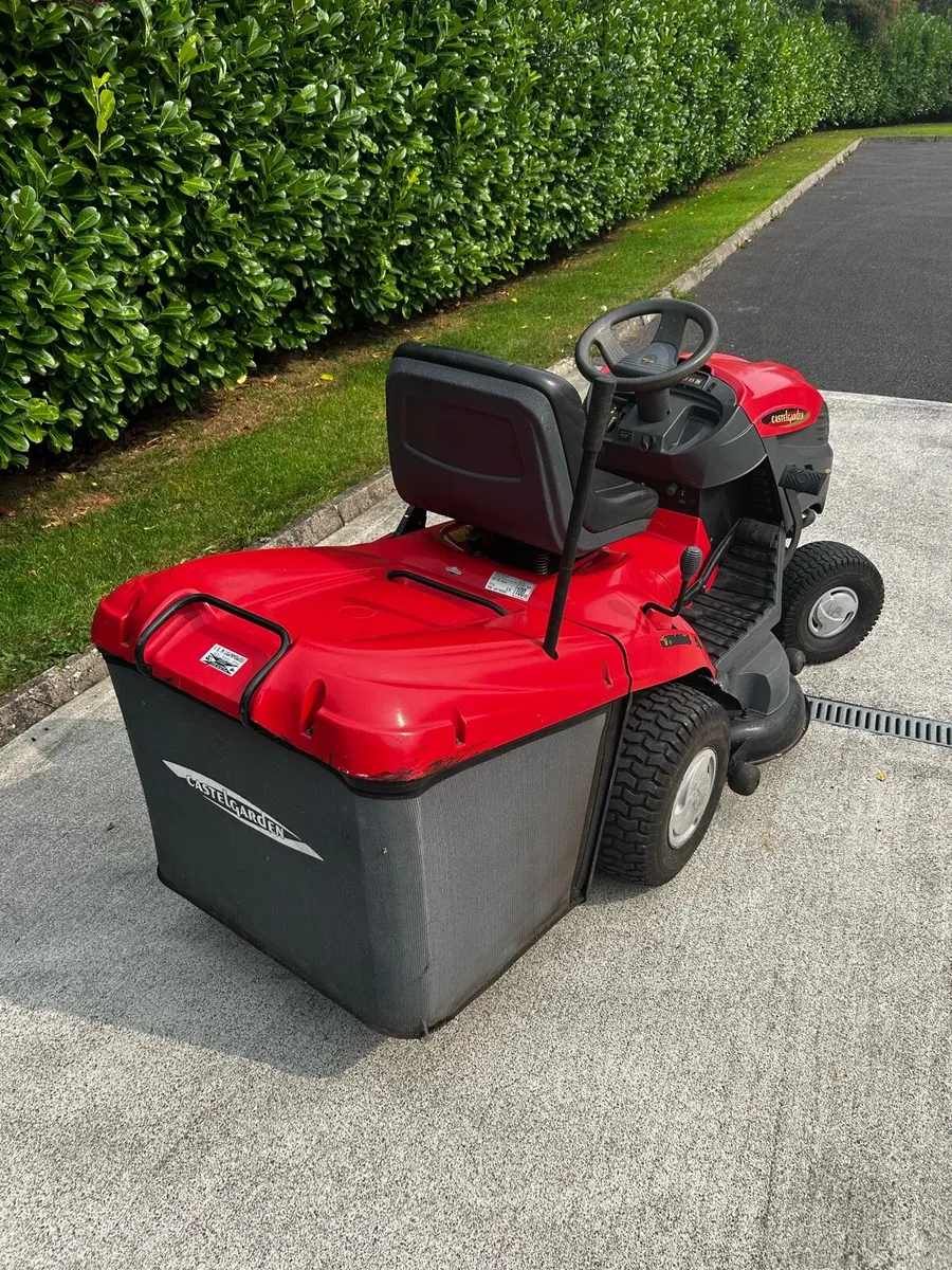 Castle Garden Mower - Image 2