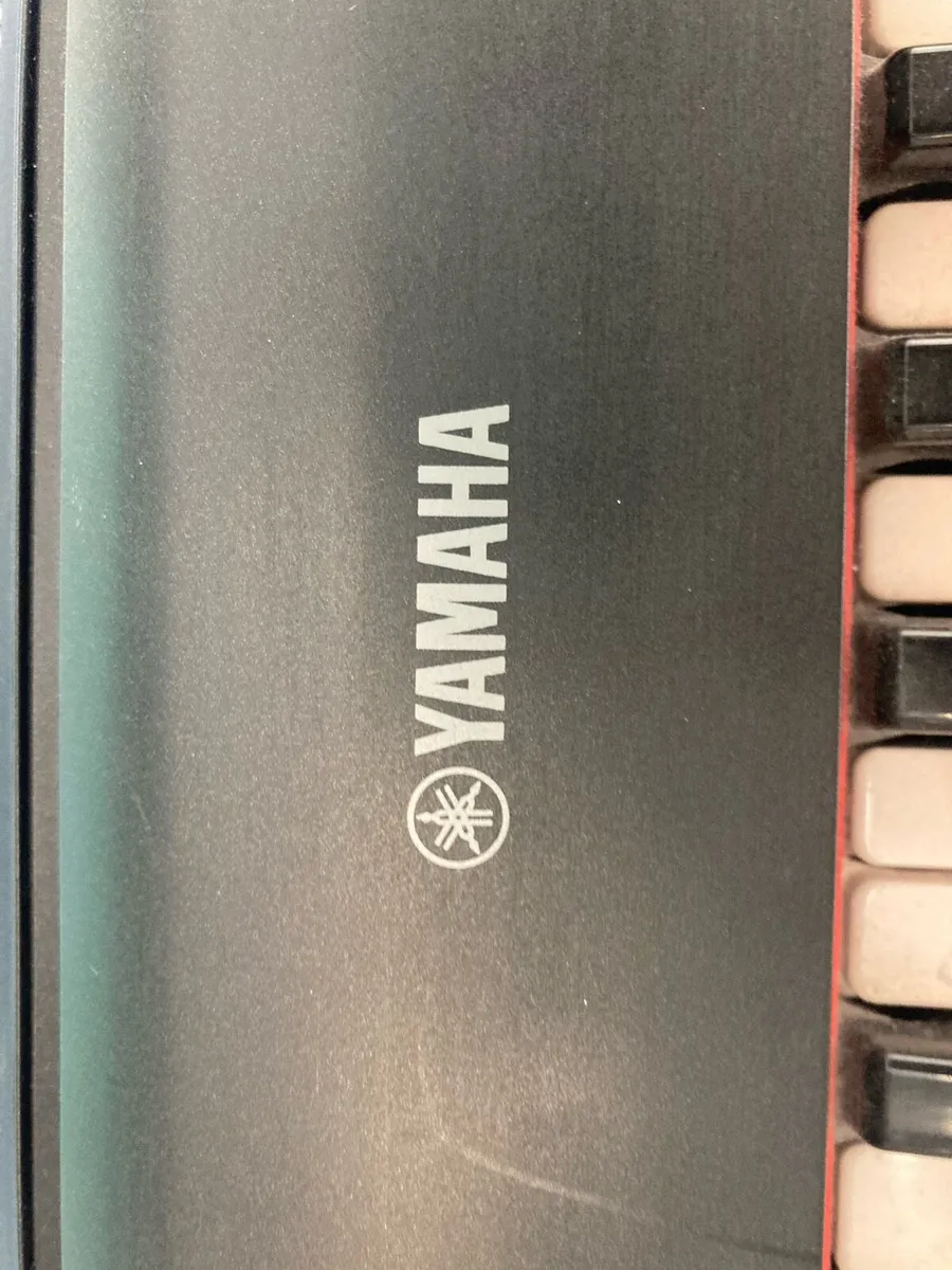 Yamaha Keyboard Piagerro NP11 - Image 2