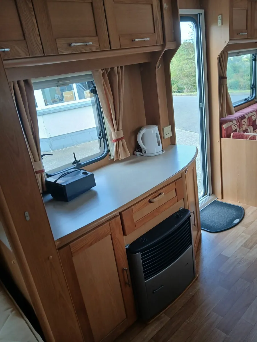 Caravan - Image 4