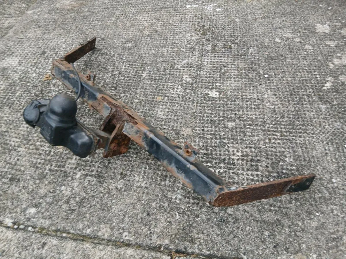Peugeot Partner Towbar - Image 1