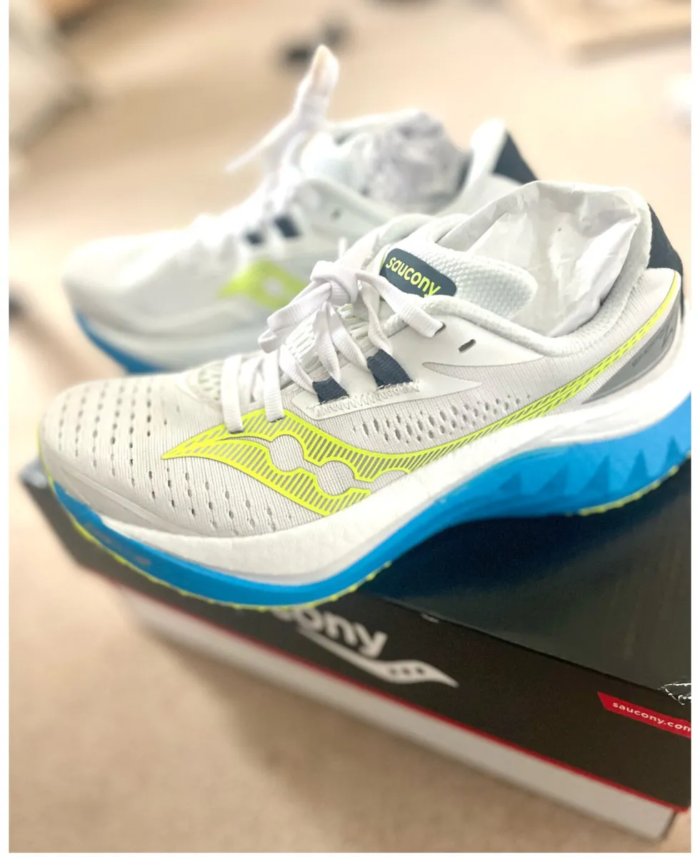 Saucony women’s endorphin speed 4 runners - Image 1