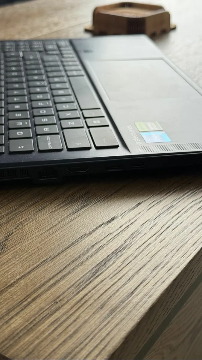 MSI Laptop - RTX 4070 - Image 2