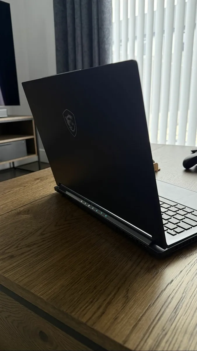 MSI Laptop - RTX 4070 - Image 4