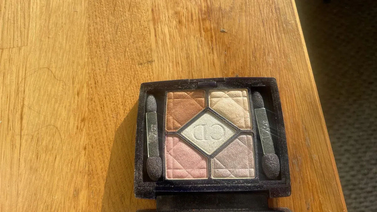 Dior eyeshadow pallet - Image 1