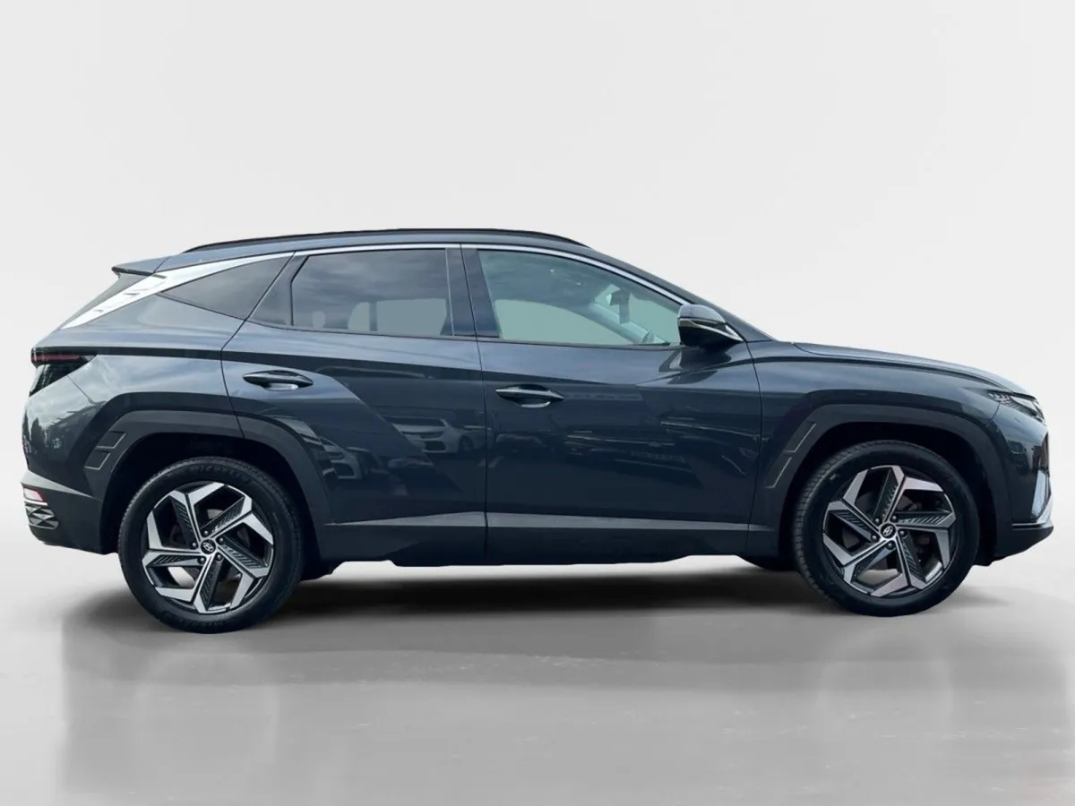 Hyundai Tucson 2WD Executive Plus HEV Auto - Image 2