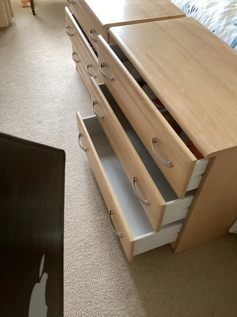 Chest of drawers - Image 2