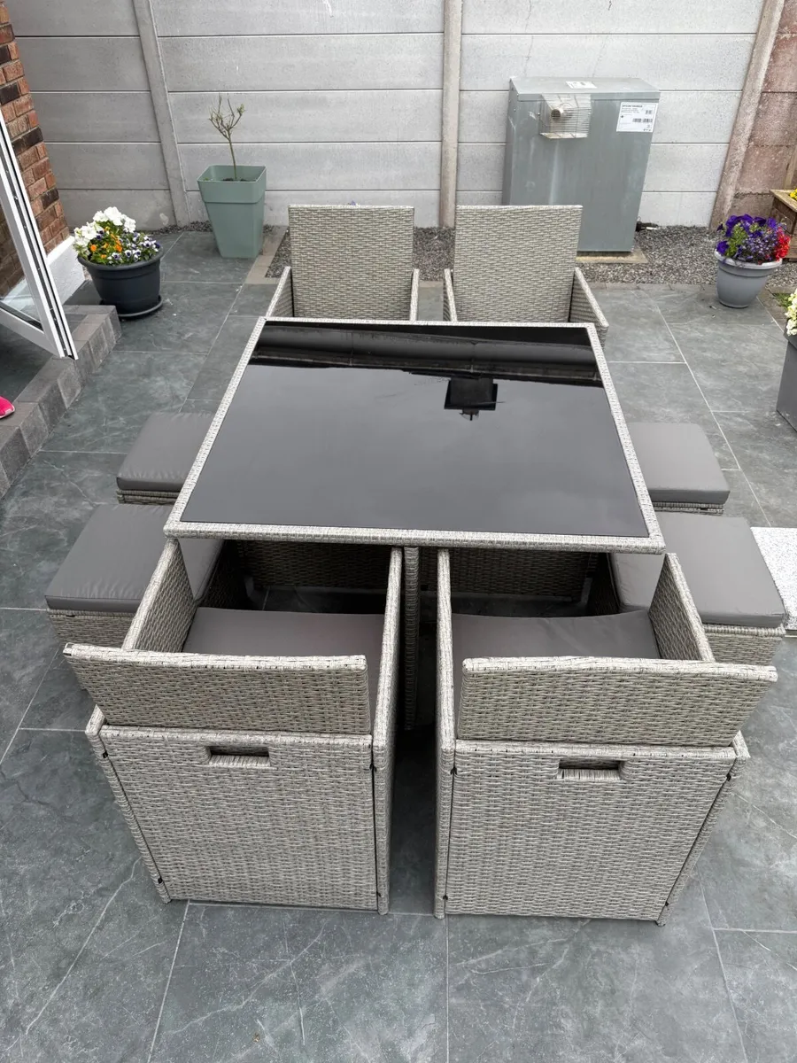 8 seater garden furniture set - Image 1