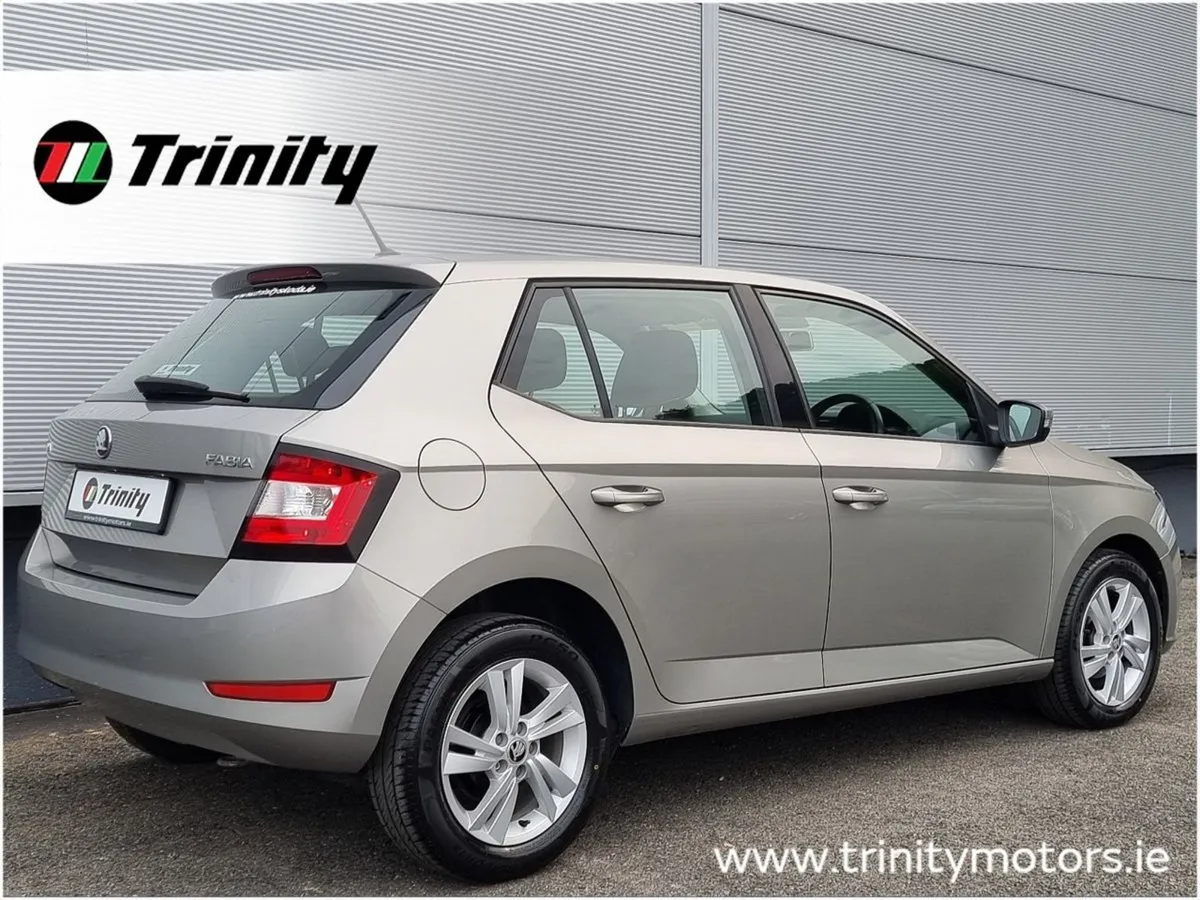 Skoda Fabia Ambition 1.0mpi 75hp Trinity Skoda - Image 3