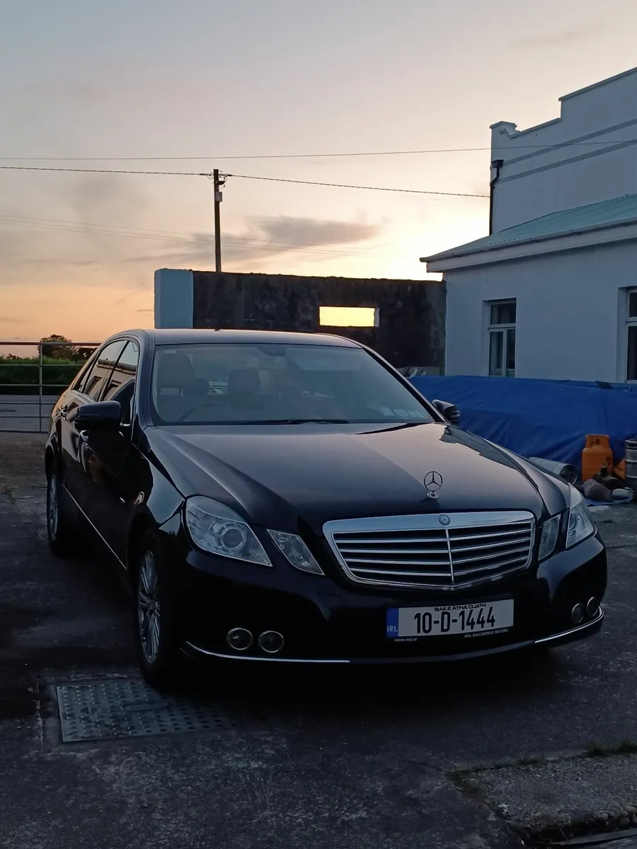 Mercedes-Benz E-Class 2010 - Image 1
