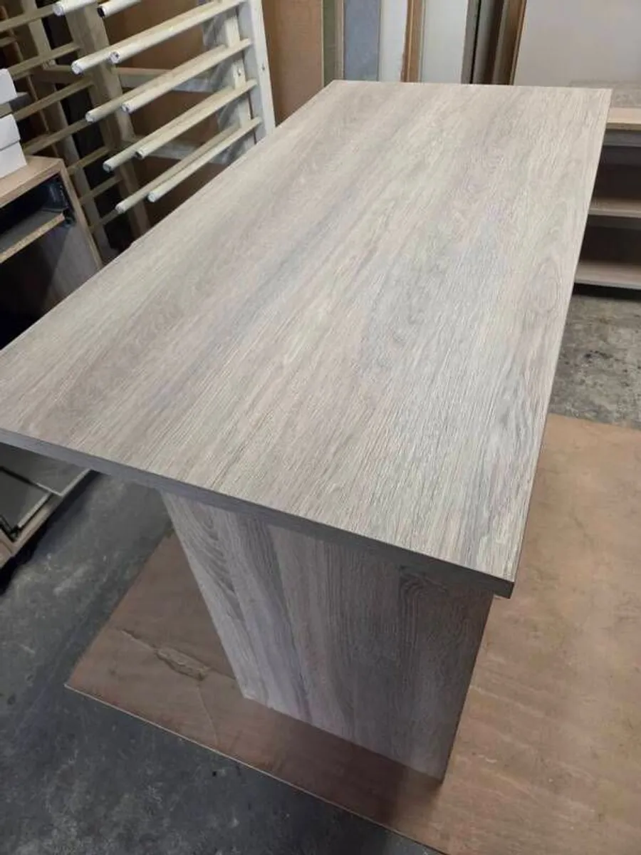 kitchen Island - Image 3