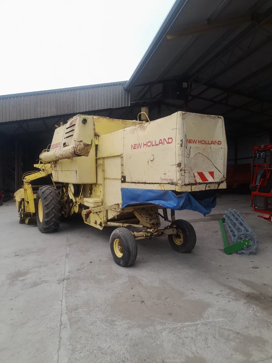 Newholland 1530 combine - Image 4