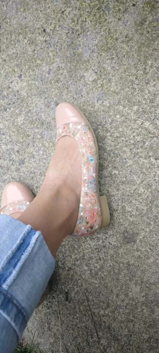 Shoes Size UK4/EU37 - Image 3