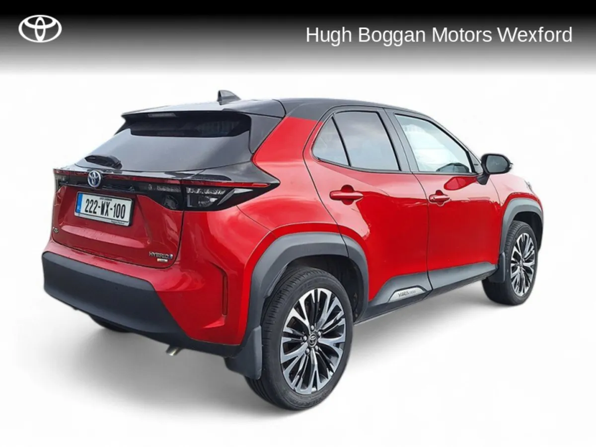 Toyota Yaris CROSS SOL HYBRID WITH ONLY 40000 KMS! - Image 2