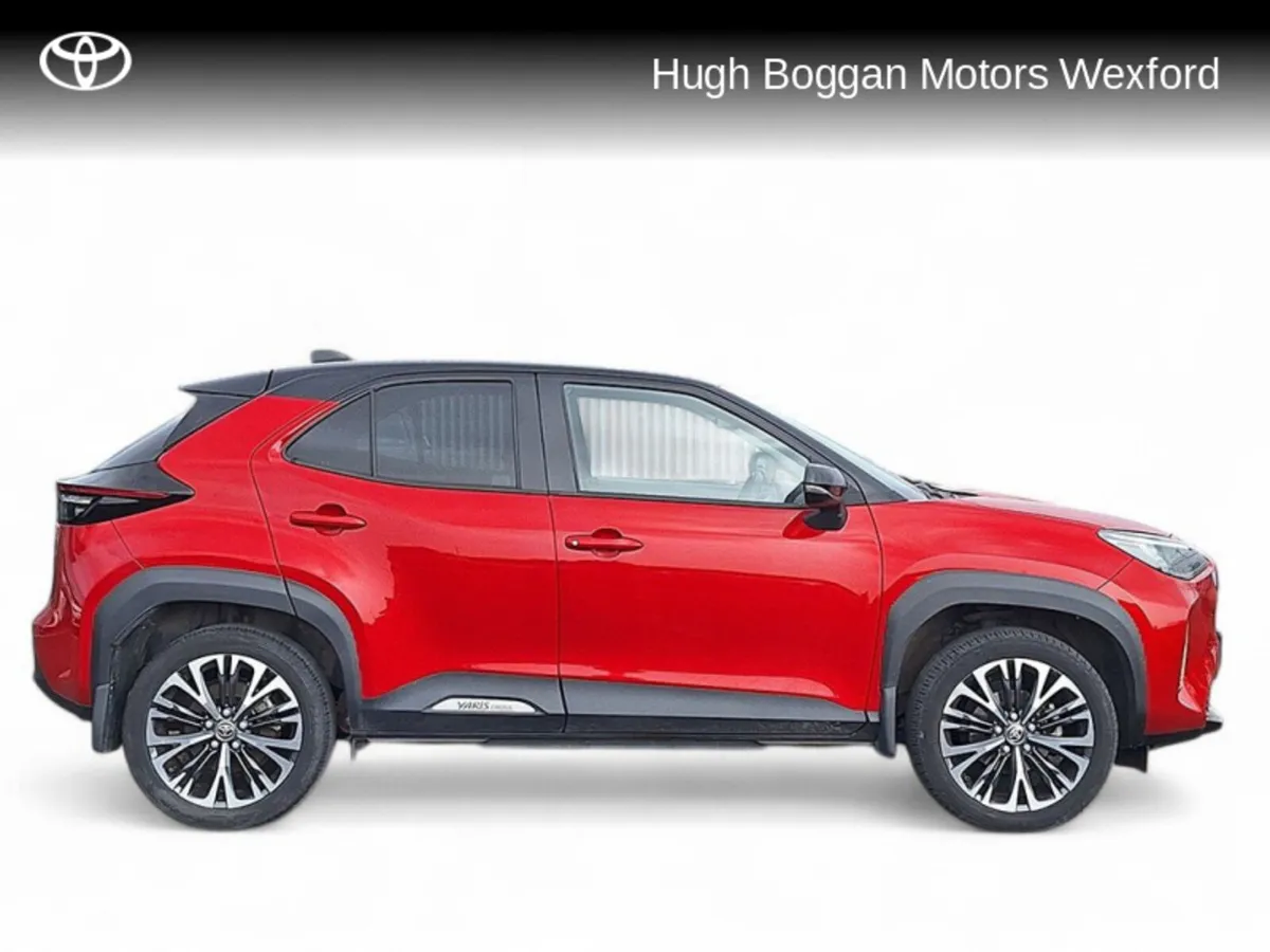 Toyota Yaris CROSS SOL HYBRID WITH ONLY 40000 KMS! - Image 3